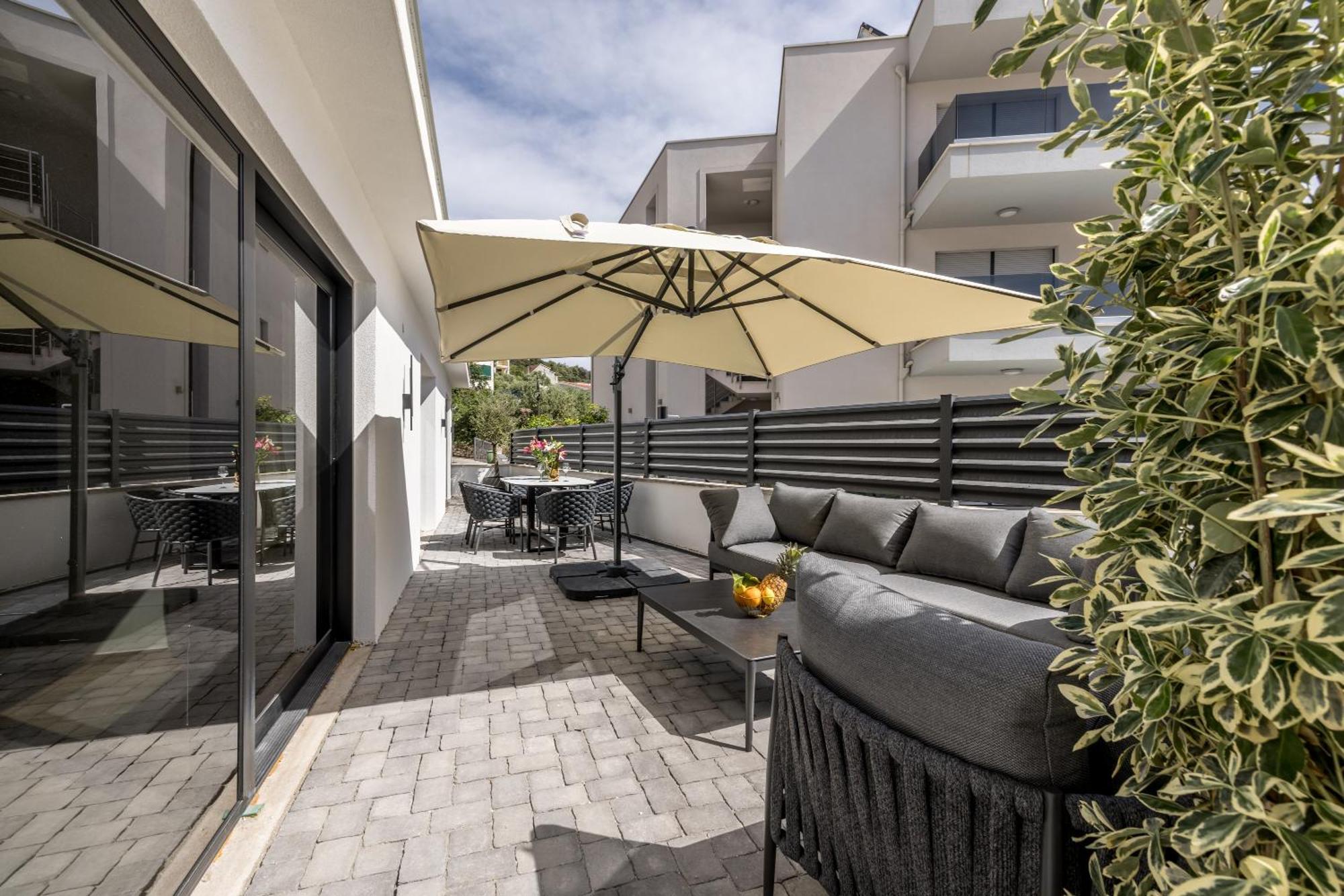 Apartment Sara Trogir Eksteriør billede